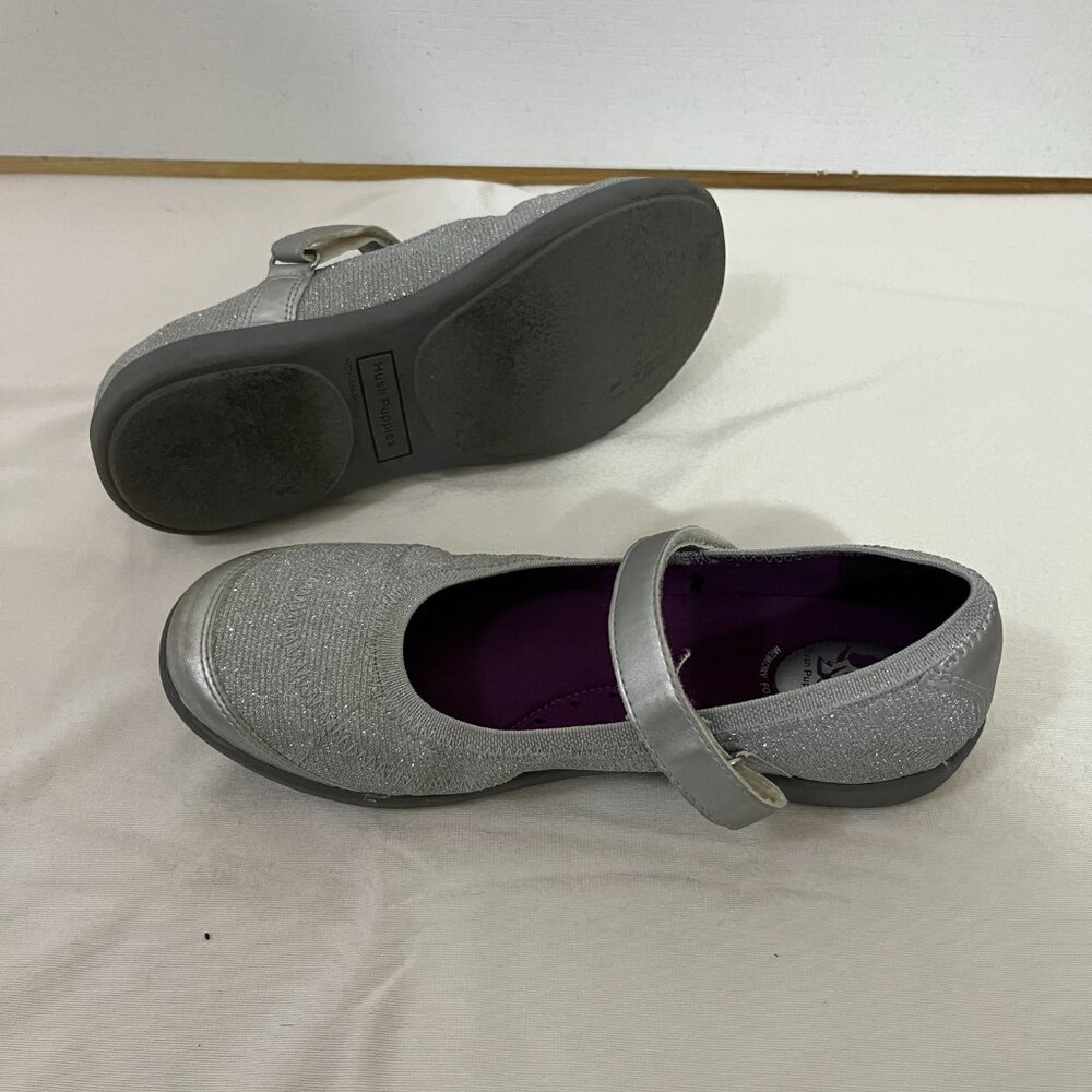 💕Host pick💕 | Hush Puppies | Girls Youths Sport Sneaker Silver | Size 5.5 - Picture 3 of 7